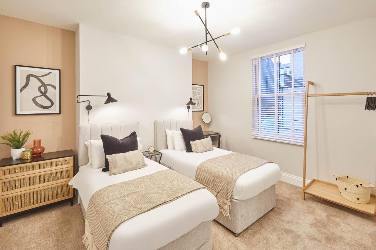 Host & - Albion House *