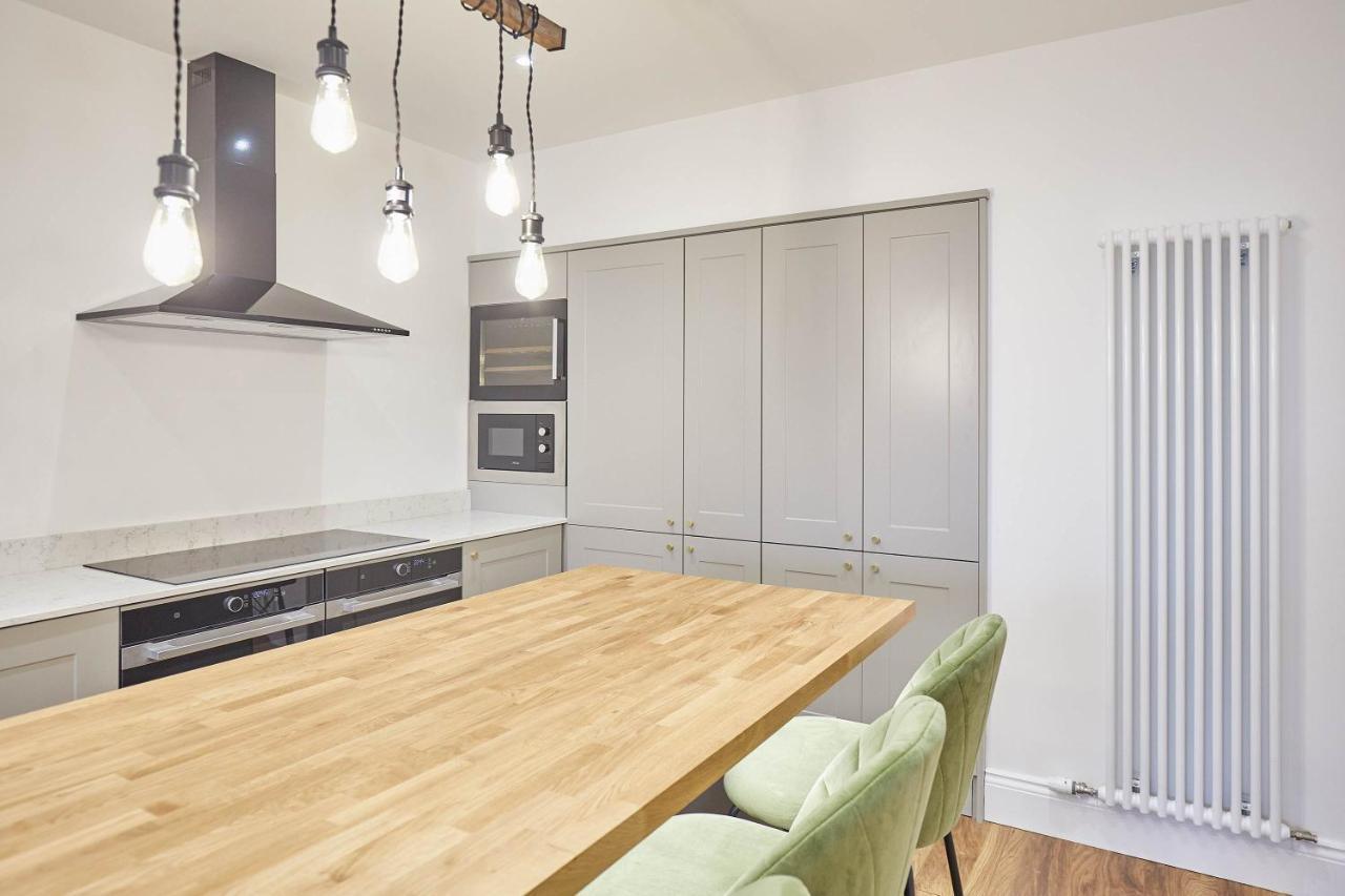 Host & - Albion House