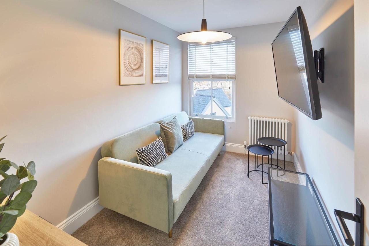 Host & - Albion House *